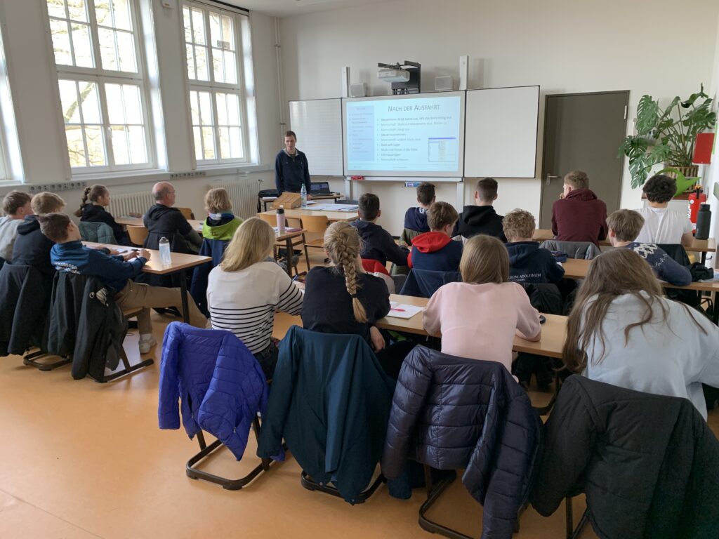 Viele Teilnehmer waren beim Steuerpersonenlehrgang mit Tjark Hindersmann