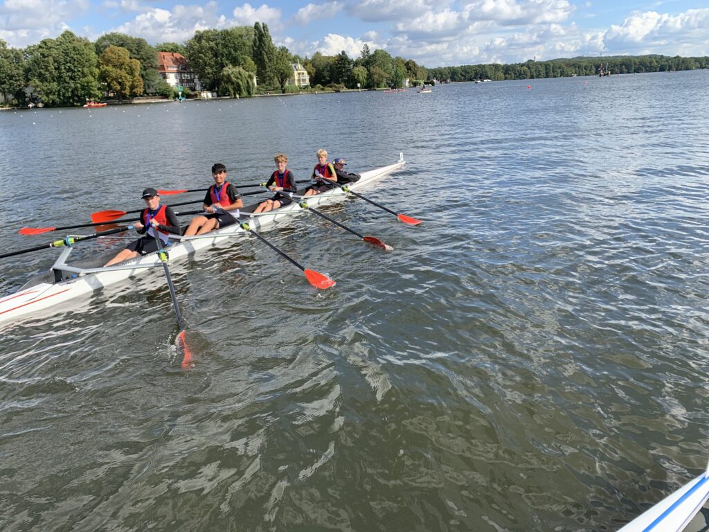 Die U15-Jungen vom Ratsgymnasium erreichen zweimal Platz 3 im Gig- und im
Renn-4x+.